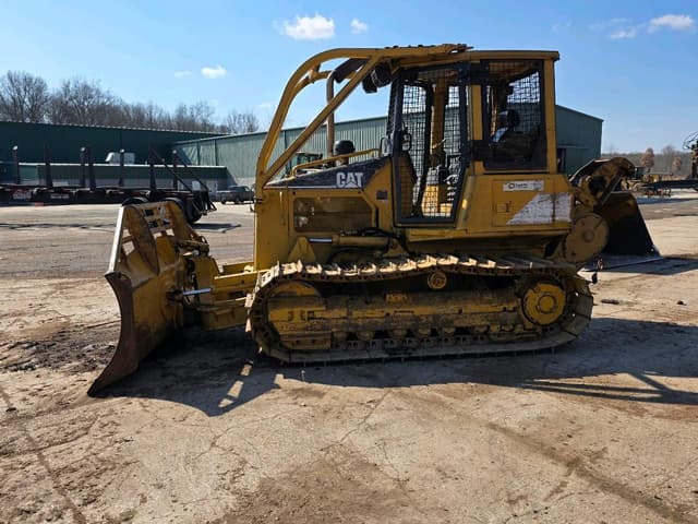Image of Caterpillar D5G equipment image 1