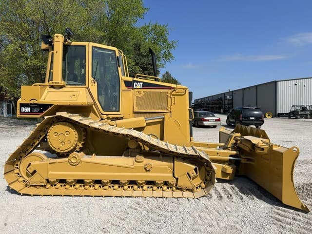 Image of Caterpillar D6N LGP equipment image 3