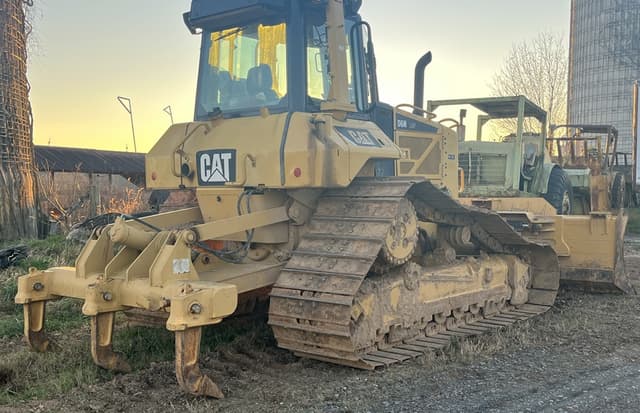 Image of Caterpillar D6N LGP equipment image 4