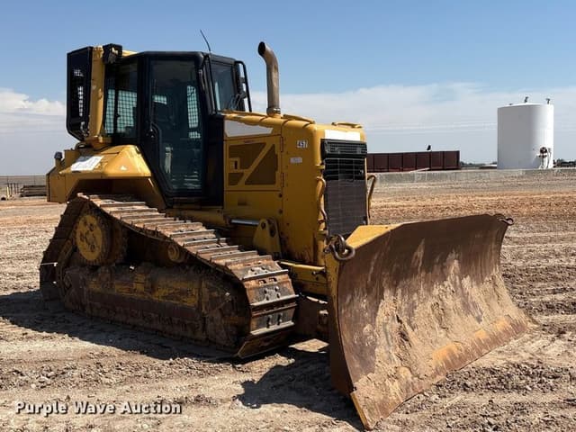 Image of Caterpillar D6N XL equipment image 2