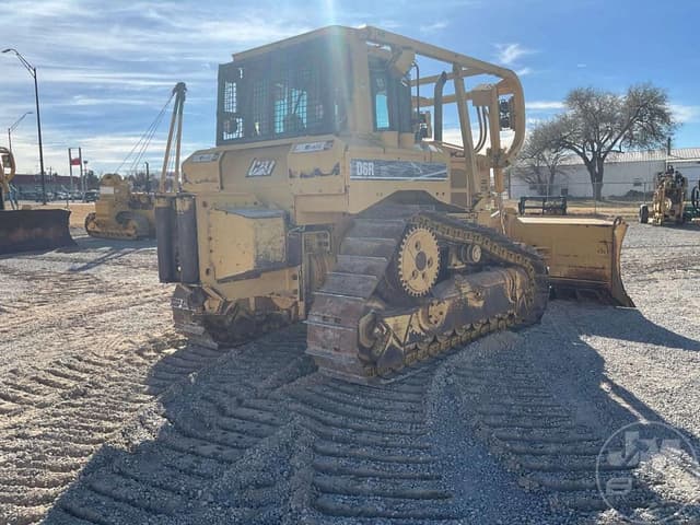 Image of Caterpillar D6R XL equipment image 4