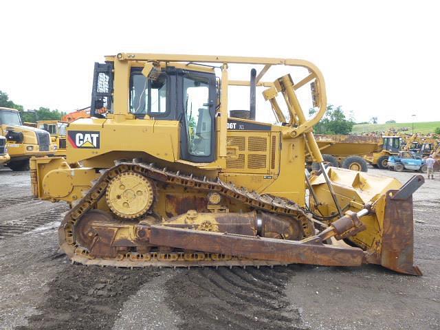 Image of Caterpillar D6T XL equipment image 2