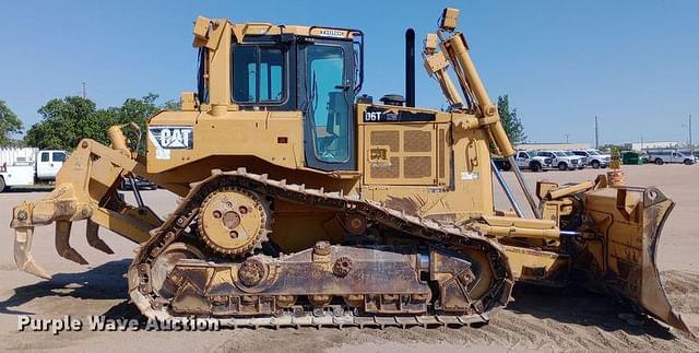 Image of Caterpillar D6T XW equipment image 3