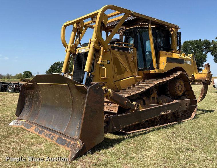 Image of Caterpillar D8T Primary image