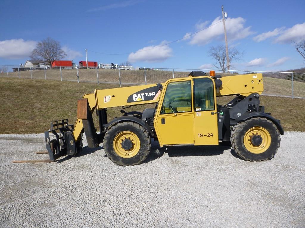 Image of Caterpillar TL943 Primary image