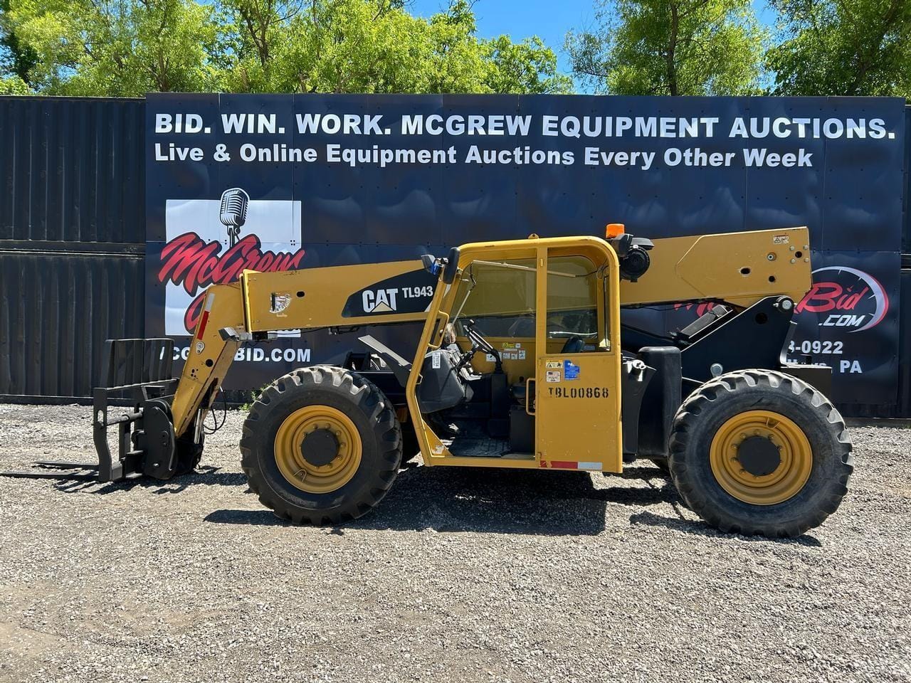 2007 Caterpillar TL943 Equipment Image0