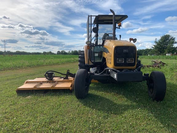 Image of Challenger MT445B equipment image 2