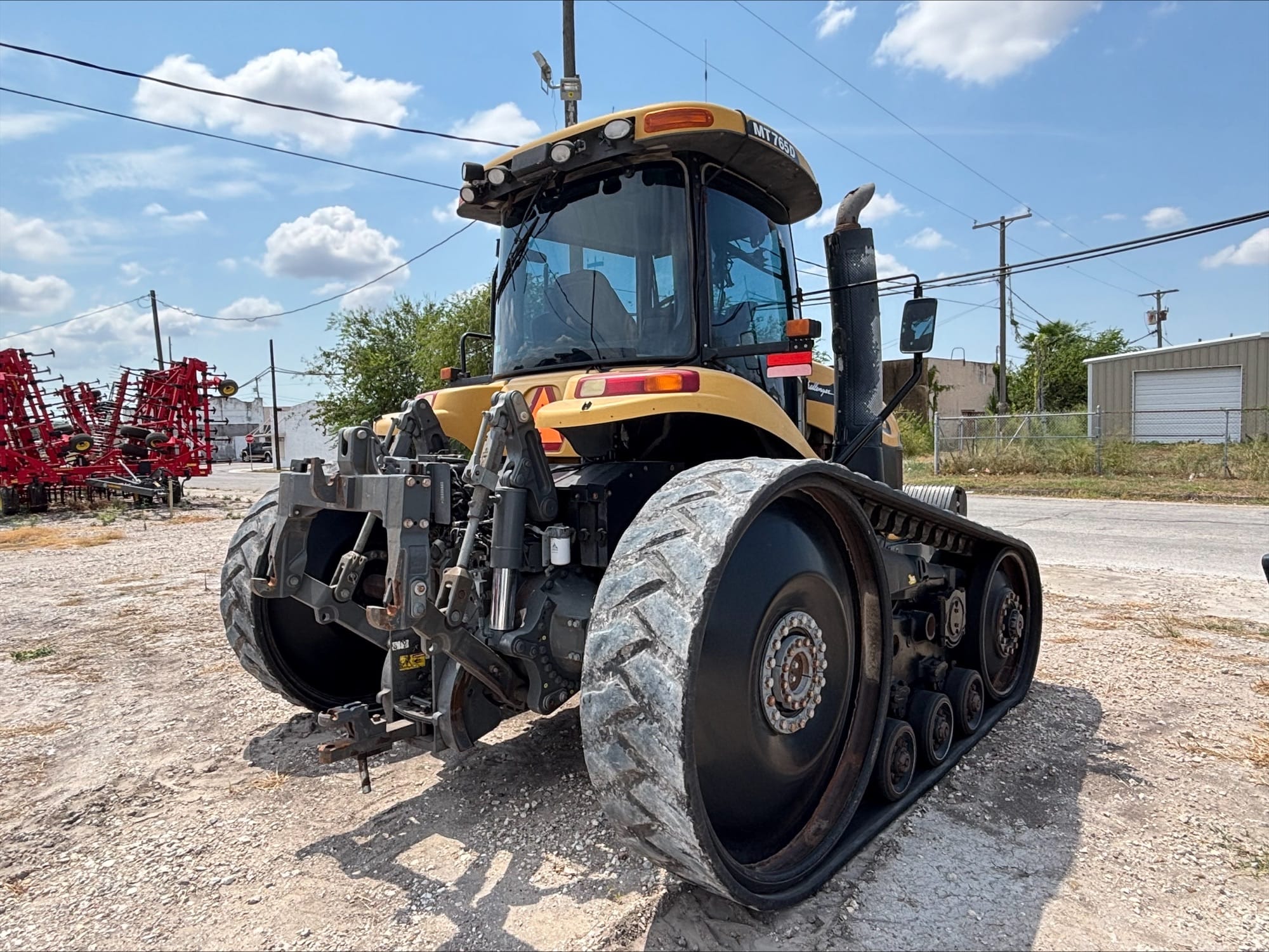 2007 Challenger MT765 Equipment Image0