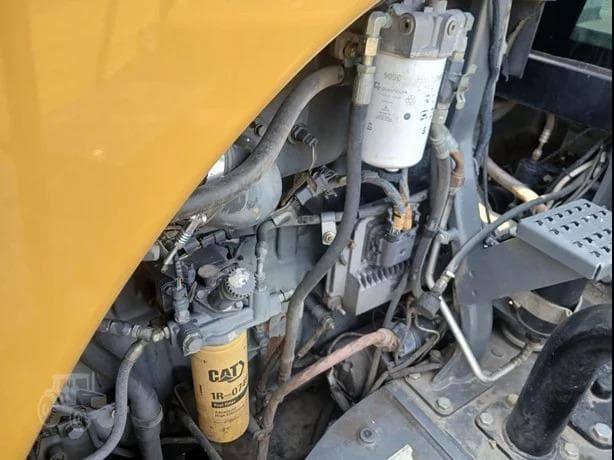 Image of Challenger MT865 equipment image 3