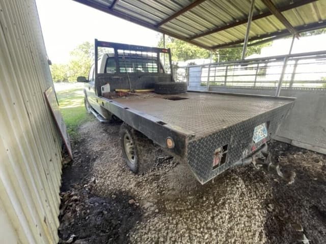 Image of Chevrolet 2500HD equipment image 4