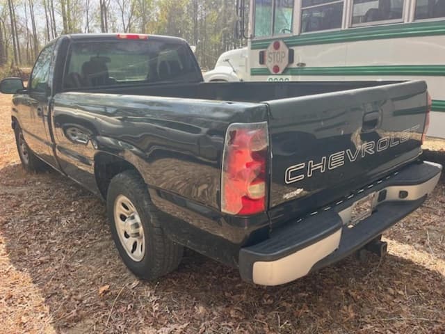 Image of Chevrolet 1500 equipment image 3