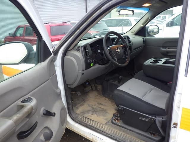 Image of Chevrolet 1500 equipment image 4