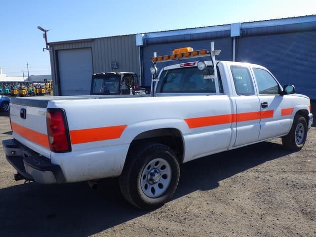 Image of Chevrolet 1500 equipment image 2