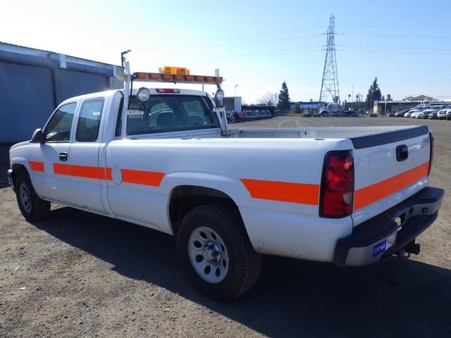 Image of Chevrolet 1500 equipment image 3