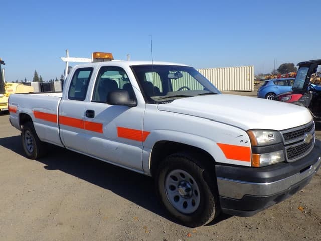 Image of Chevrolet 1500 equipment image 1