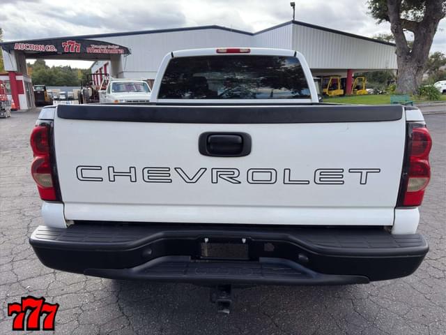 Image of Chevrolet 1500 equipment image 4