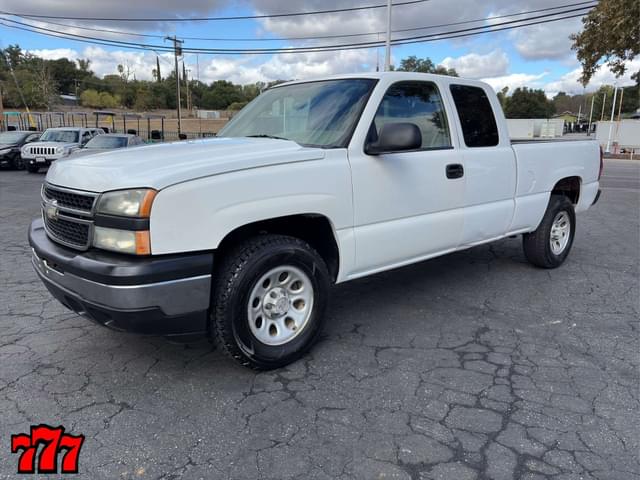 Image of Chevrolet 1500 equipment image 1