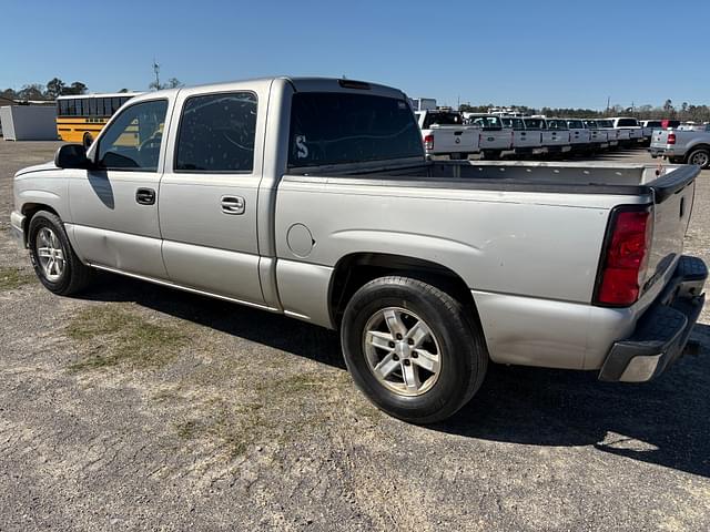 Image of Chevrolet 1500 equipment image 1