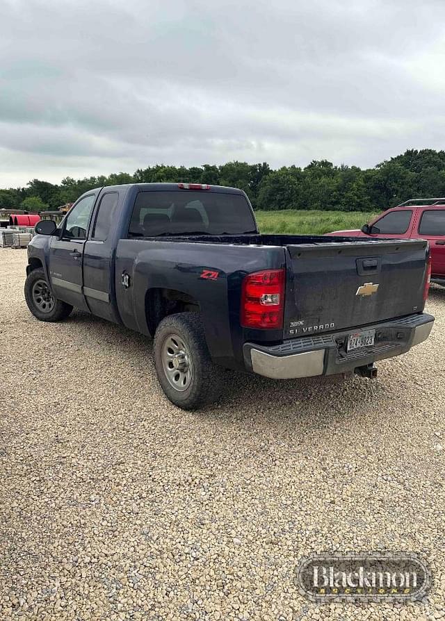 Image of Chevrolet 1500 equipment image 1