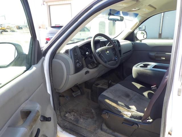 Image of Chevrolet 1500 equipment image 4