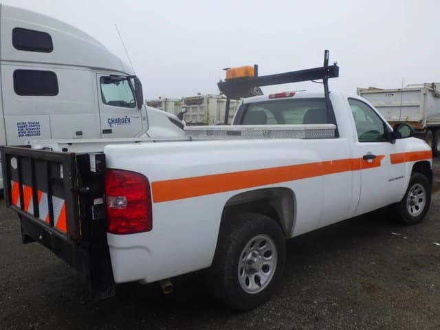 Image of Chevrolet 1500 equipment image 2