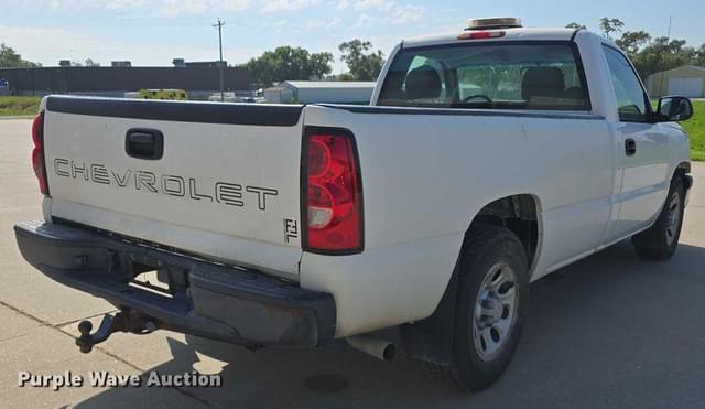 Image of Chevrolet 1500 equipment image 4