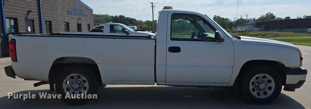 Image of Chevrolet 1500 equipment image 3