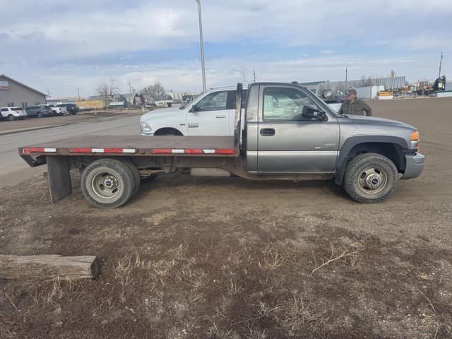 Image of Chevrolet 2500 equipment image 1