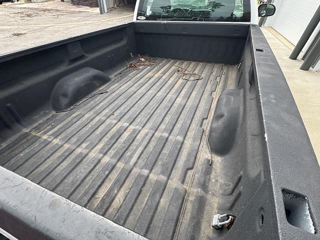 Image of Chevrolet 2500 equipment image 4