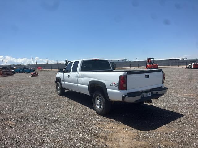 Image of Chevrolet 2500 equipment image 2