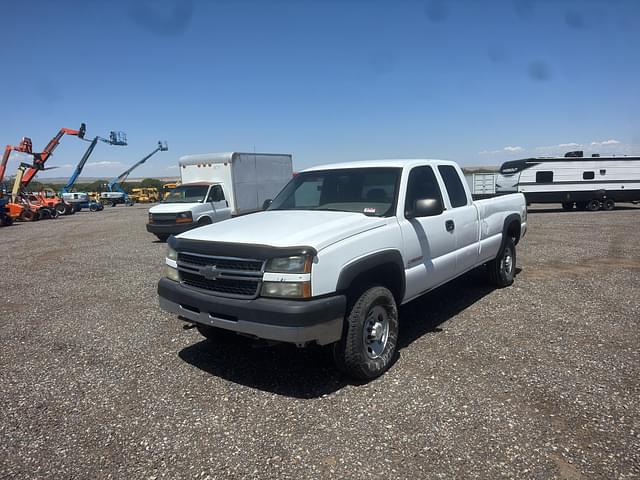 Image of Chevrolet 2500 equipment image 1