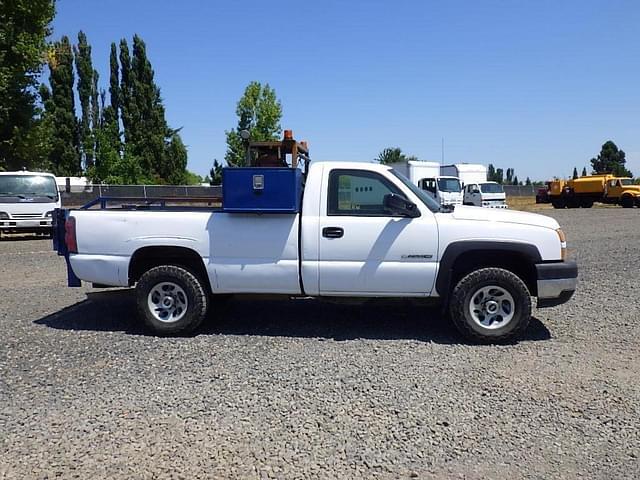 Image of Chevrolet 2500 equipment image 2