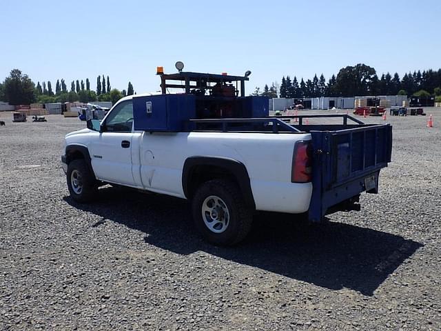 Image of Chevrolet 2500 equipment image 4