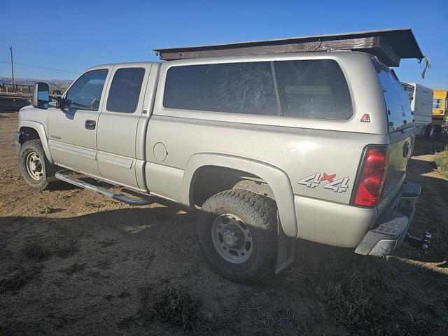 Image of Chevrolet 2500 equipment image 3