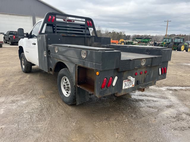 Image of Chevrolet 2500 equipment image 2