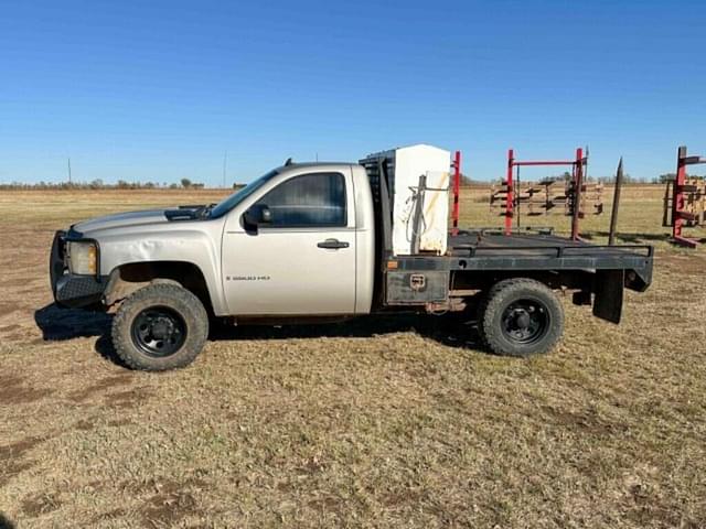 Image of Chevrolet 2500 equipment image 1