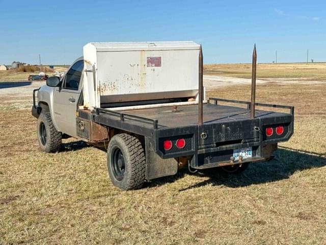 Image of Chevrolet 2500 equipment image 3