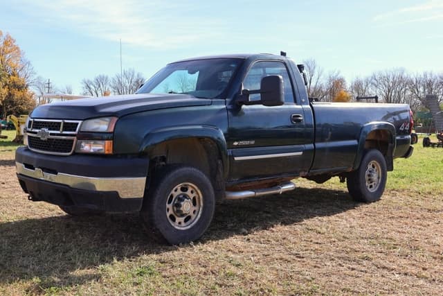 Image of Chevrolet 2500 equipment image 1