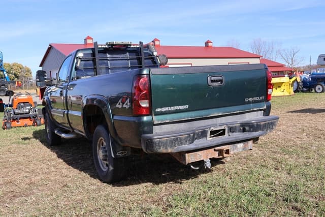 Image of Chevrolet 2500 equipment image 2