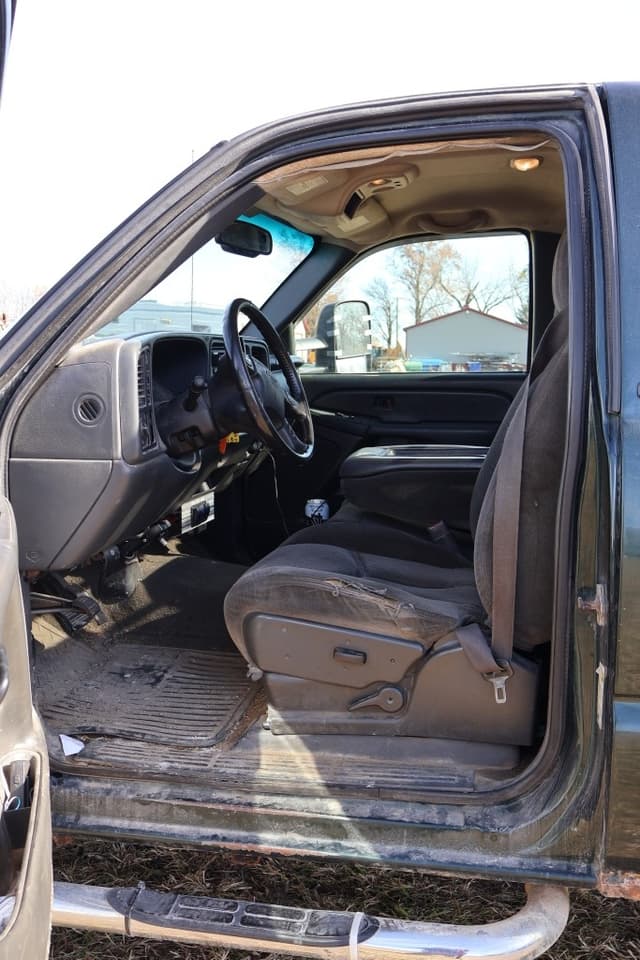 Image of Chevrolet 2500 equipment image 4