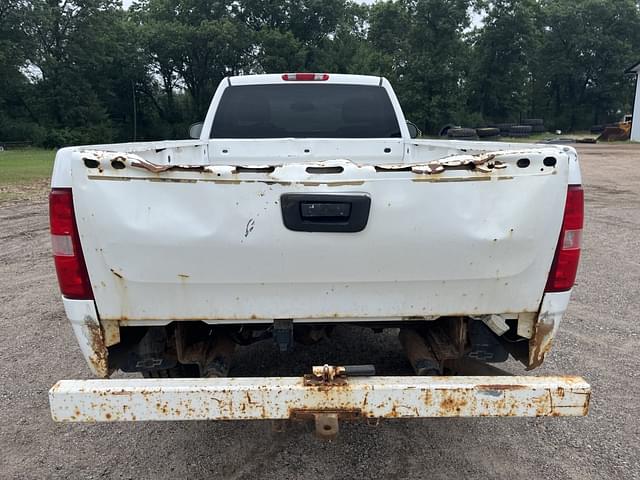 Image of Chevrolet 2500HD equipment image 3