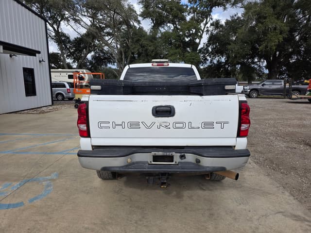 Image of Chevrolet 2500HD equipment image 4