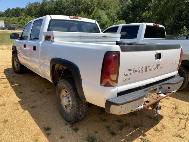 Image of Chevrolet 2500HD equipment image 1