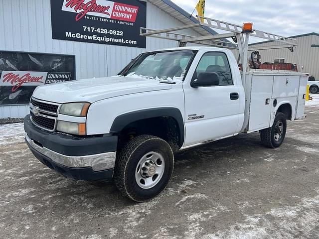 Image of Chevrolet 2500HD equipment image 1