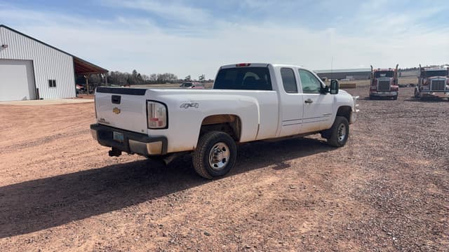 Image of Chevrolet 2500HD equipment image 4