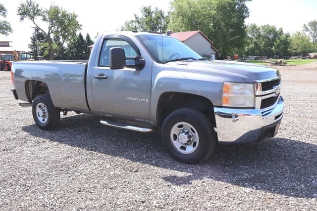 Image of Chevrolet 2500 equipment image 3