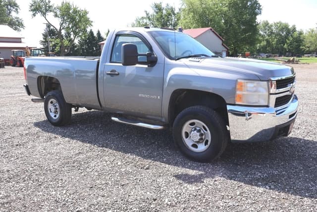 Image of Chevrolet 2500 equipment image 4