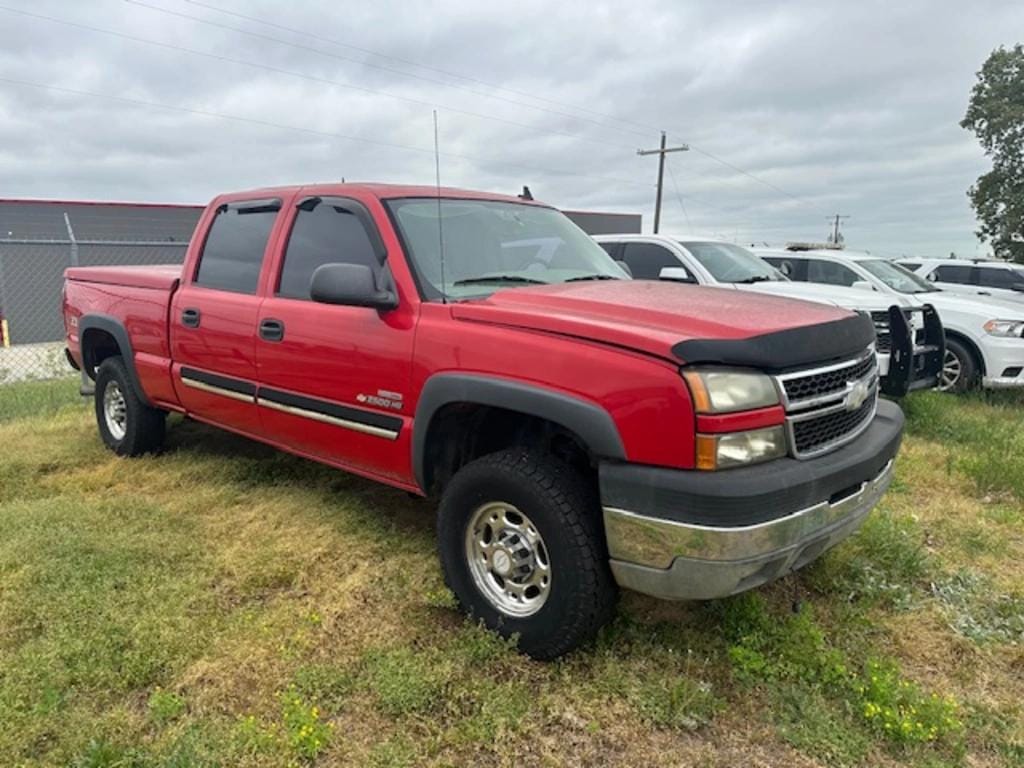 2007 Chevrolet 2500 Equipment Image0