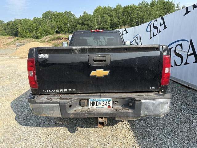 Image of Chevrolet 2500 equipment image 3