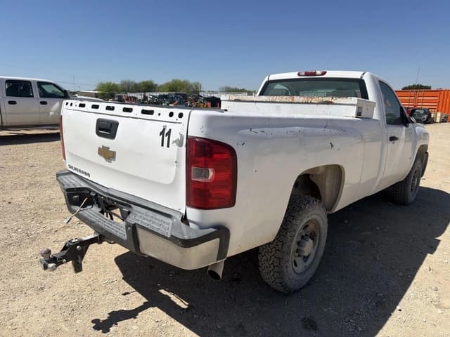 Image of Chevrolet 2500 equipment image 4